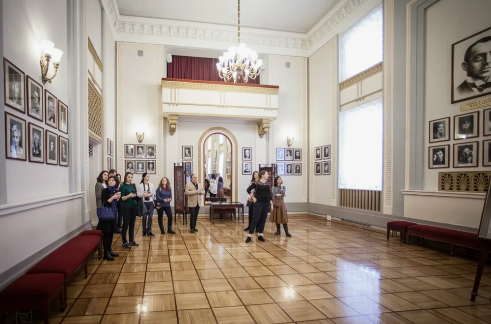 Поставка аудиогидов в Государственный академический театр им. Евгения Вахтангова