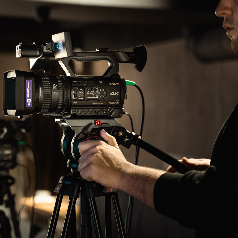 Профессиональная видеокамера Sony PXW-Z150