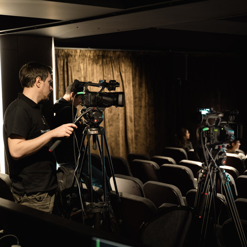 Manfrotto 546GBK + 504HD