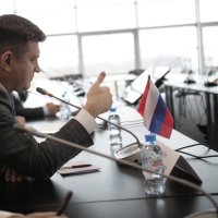 Дискуссионный пульт с микрофоном Bosch DCN-DISL в аренду в Cromi