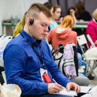 Приемник синхронного перевода с наушником в аренду в Cromi