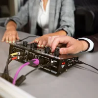 Комплект синхронного перевода 3 языка и 90 приемников