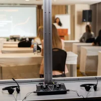 Комплект синхронного перевода 3 языка и 90 приемников