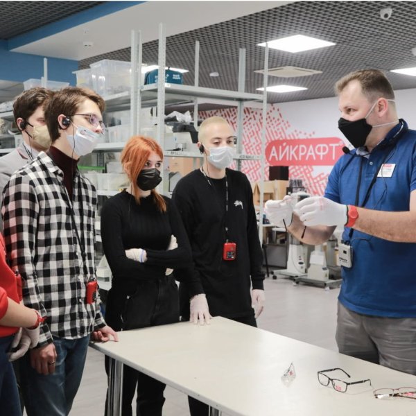 Передатчик с микрофоном Reinvox в аренду в Cromi