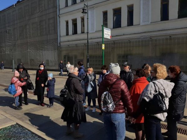 Экскурсия по ГУМу с радиогидами Reinvox
