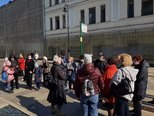 Экскурсия по ГУМу с радиогидами Reinvox от Cromi