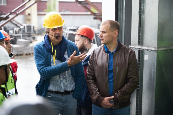 Вячеслав Комаров с передатчиком Reinvox