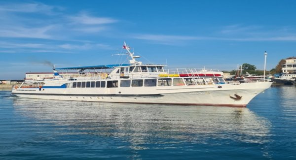 Поставка аудиогидов SPBAUDIO для организации морских круизов на борту прогулочного катера