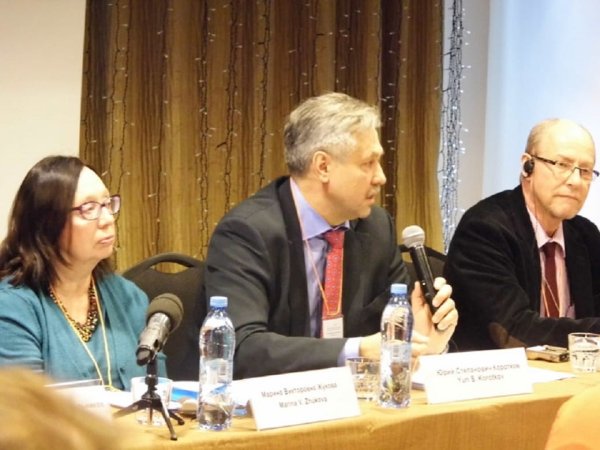 Радиомикрофон у спикера