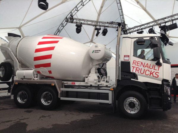 Демо-тур Renault Trucks R/EVOLUTION в России