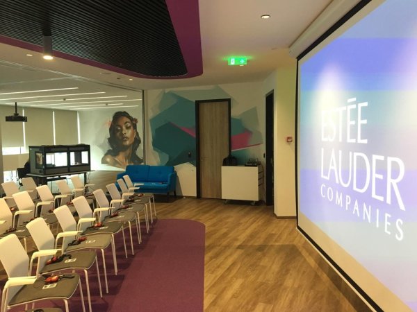 Встреча «Наш поразительный успех» Estee Lauder