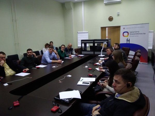 Приемники синхроперевода REINVOX у слушателей