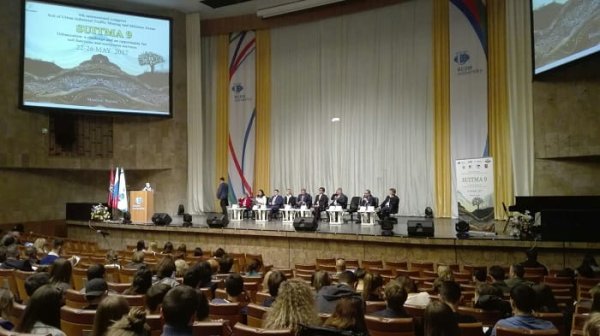 Преподаватели используют приемники REINVOX