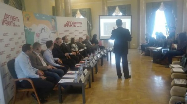 Приёмники синхронного перевода Reinvox R-300 для членов президиума