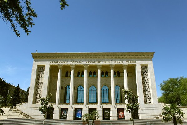 Поставка комплекта для синхронного перевода для Театра в г. Дербент