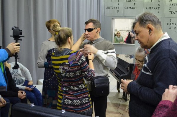 Спектакль с тифлокомментированием в театре "Комедианты"