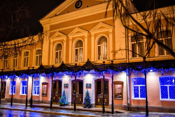 Поставка настольной кабины в Астраханский драматический театр