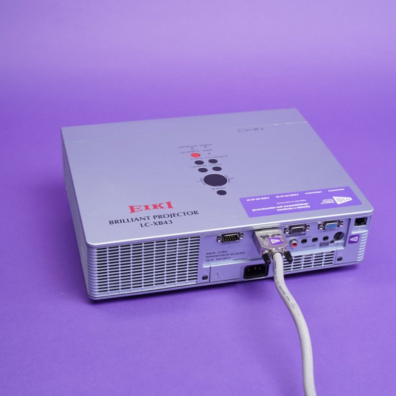 Проектор EIKI LC-XB43 в аренду в Cromi