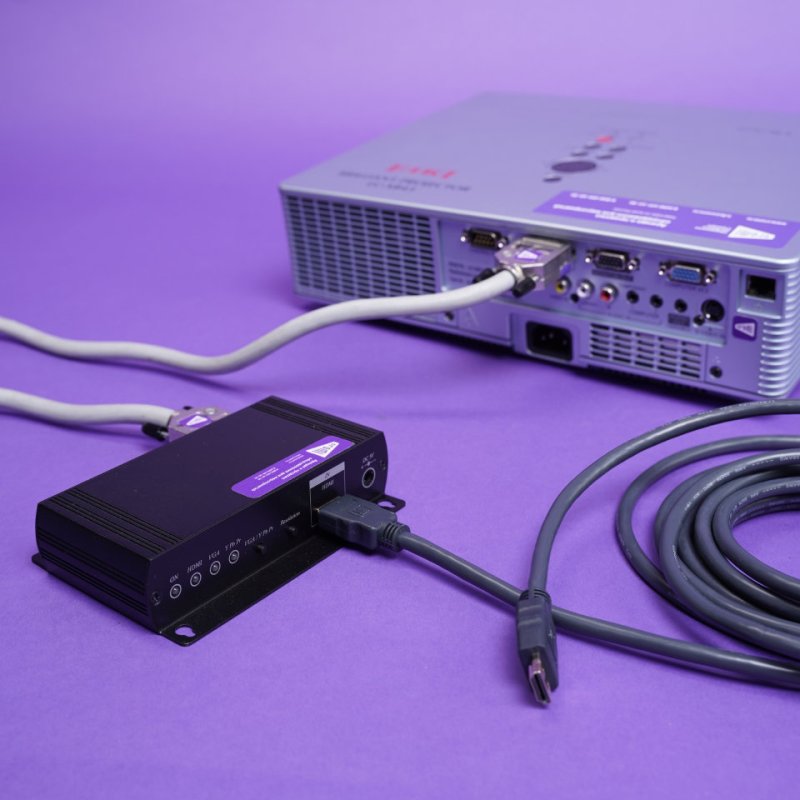 Проектор EIKI LC-XB43 в аренду в Cromi