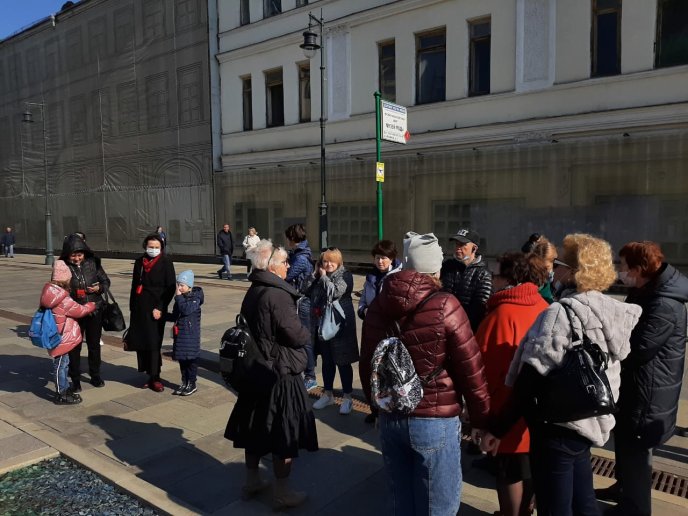 Экскурсия по ГУМу с радиогидами Reinvox