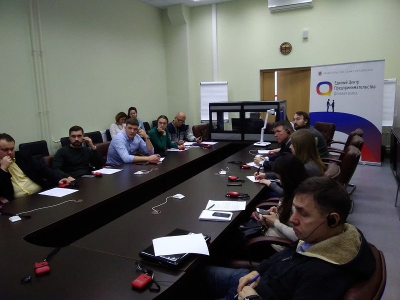 Приемники синхроперевода REINVOX у слушателей