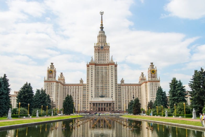 Поставка кабин в МГУ имени М.В. Ломоносова